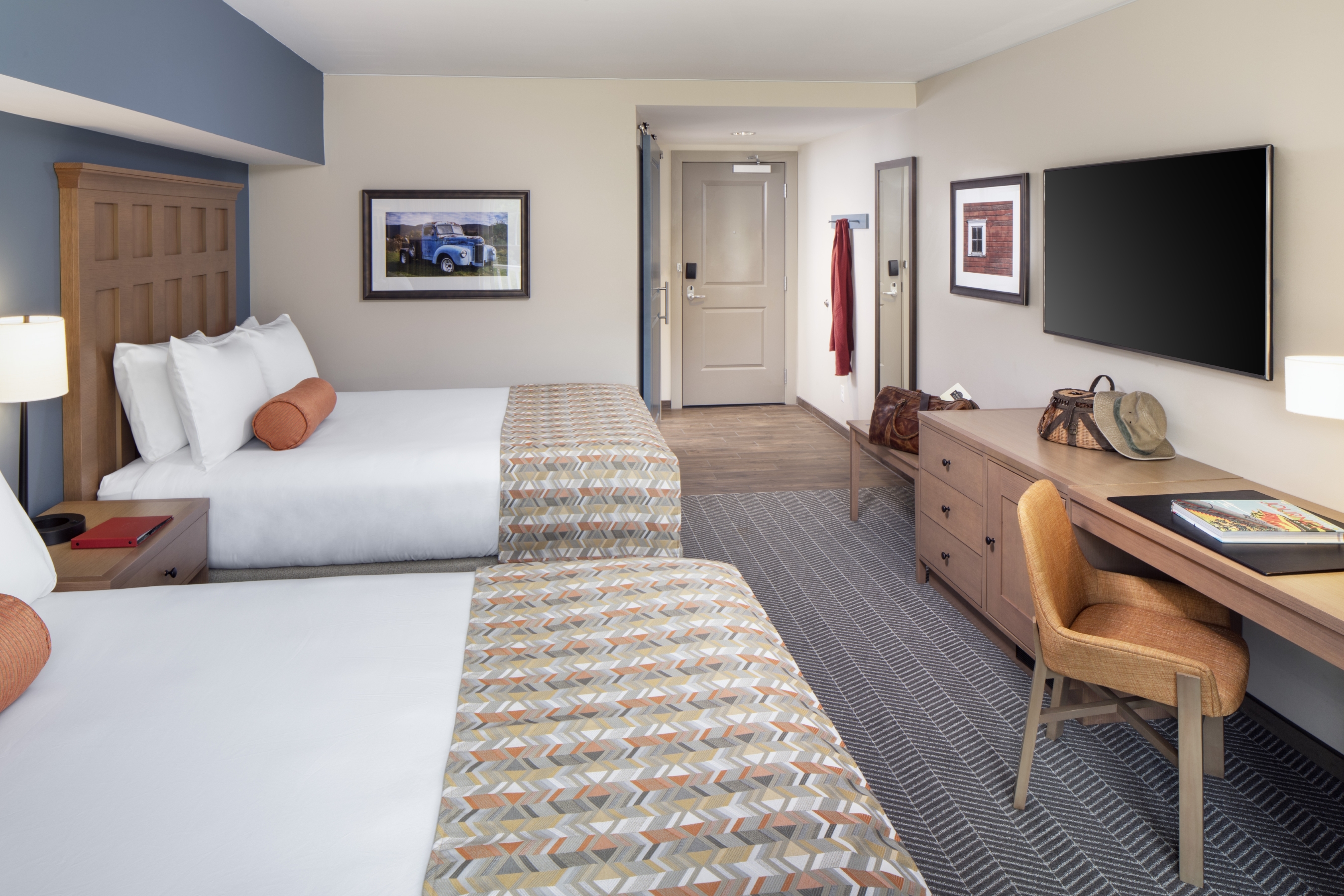 Double queen guest room