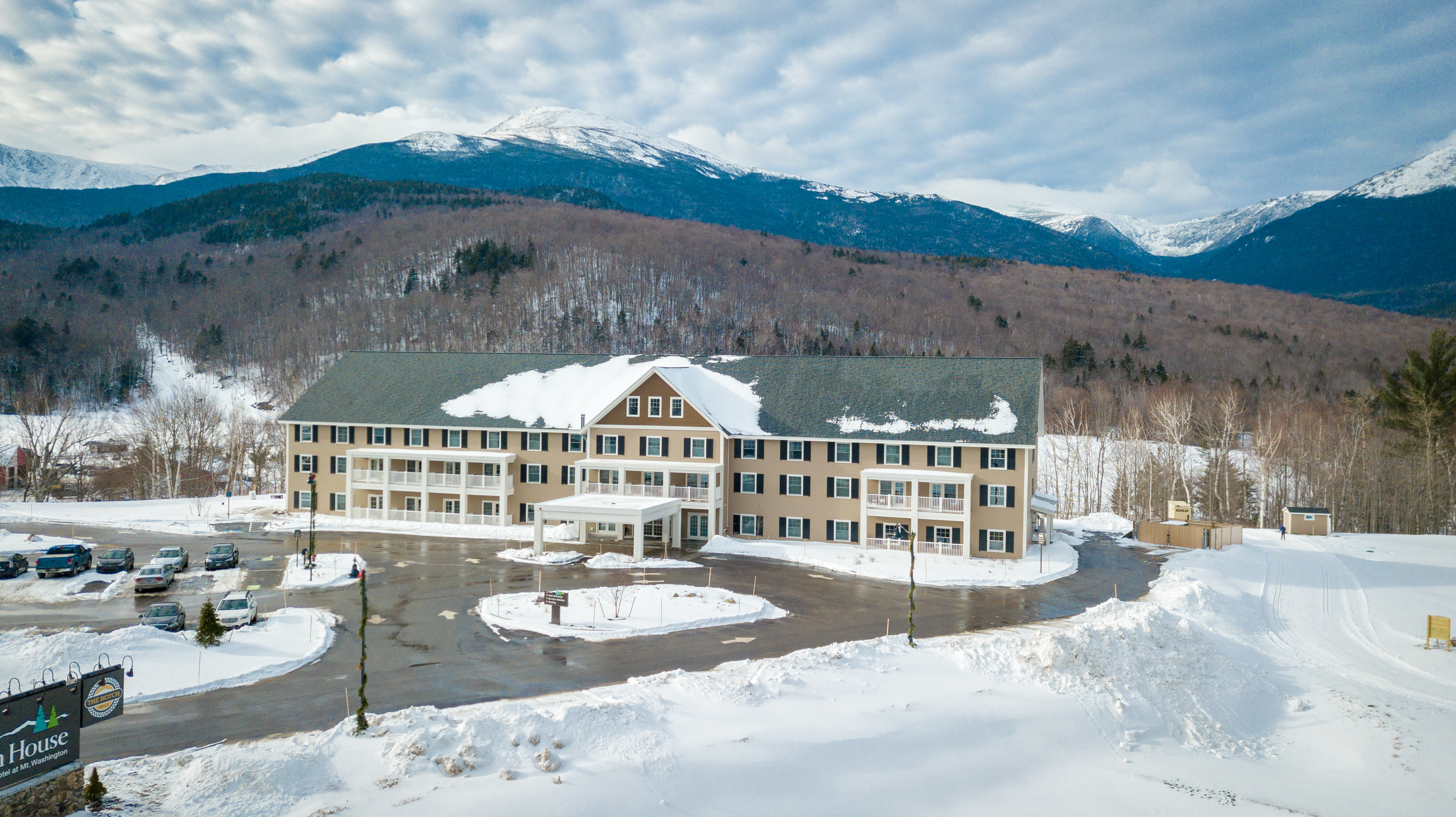 electric car chargers at the glen house